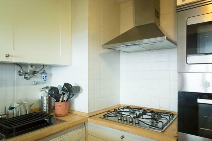 Apartment W Stunning View - Marina - Free Parking & Ac *